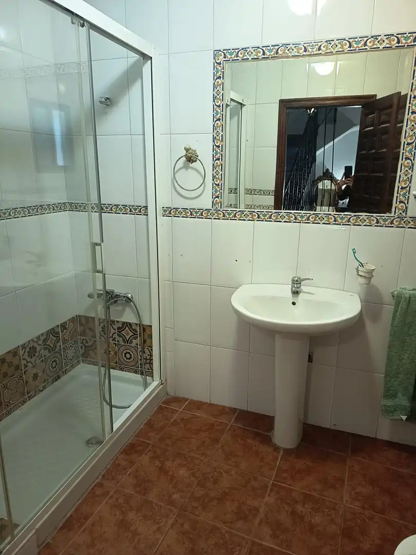 Badezimmer von Einfamilien-Reihenhaus zum Verkauf in Córdoba