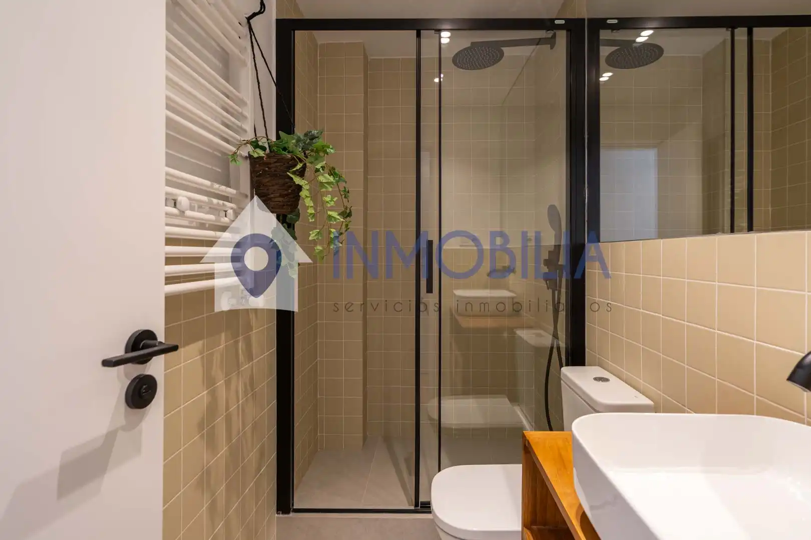 Baño de Piso en venta en Madrid con Calefacción y Terraza