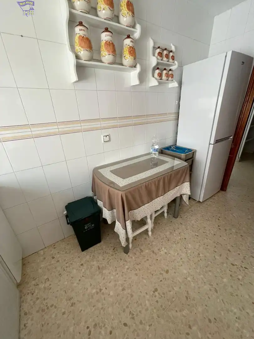 Cuina de Casa adosada de lloguer en Arcos de la Frontera amb Aire condicionat, Terrassa i Moblat