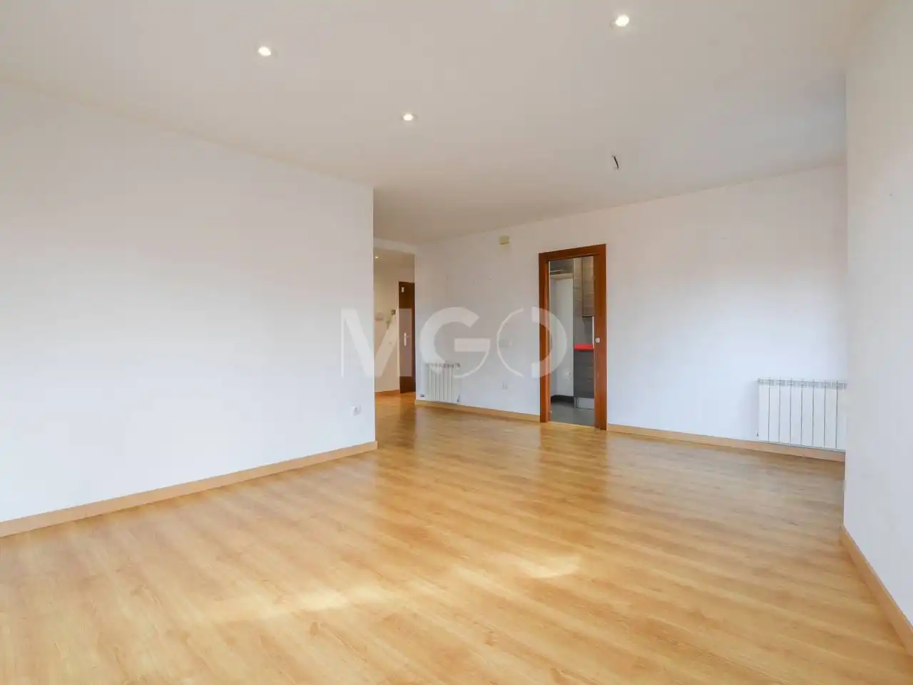 Wohnung zum Verkauf in Manlleu mit Heizung, Parkett und Terrasse
