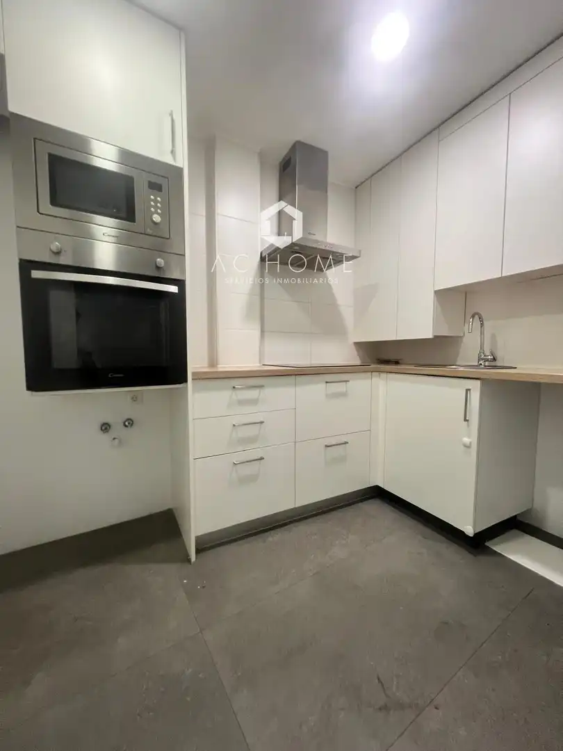 Cocina de Piso de alquiler en Campo Real con Aire acondicionado, Calefacción y Piscina