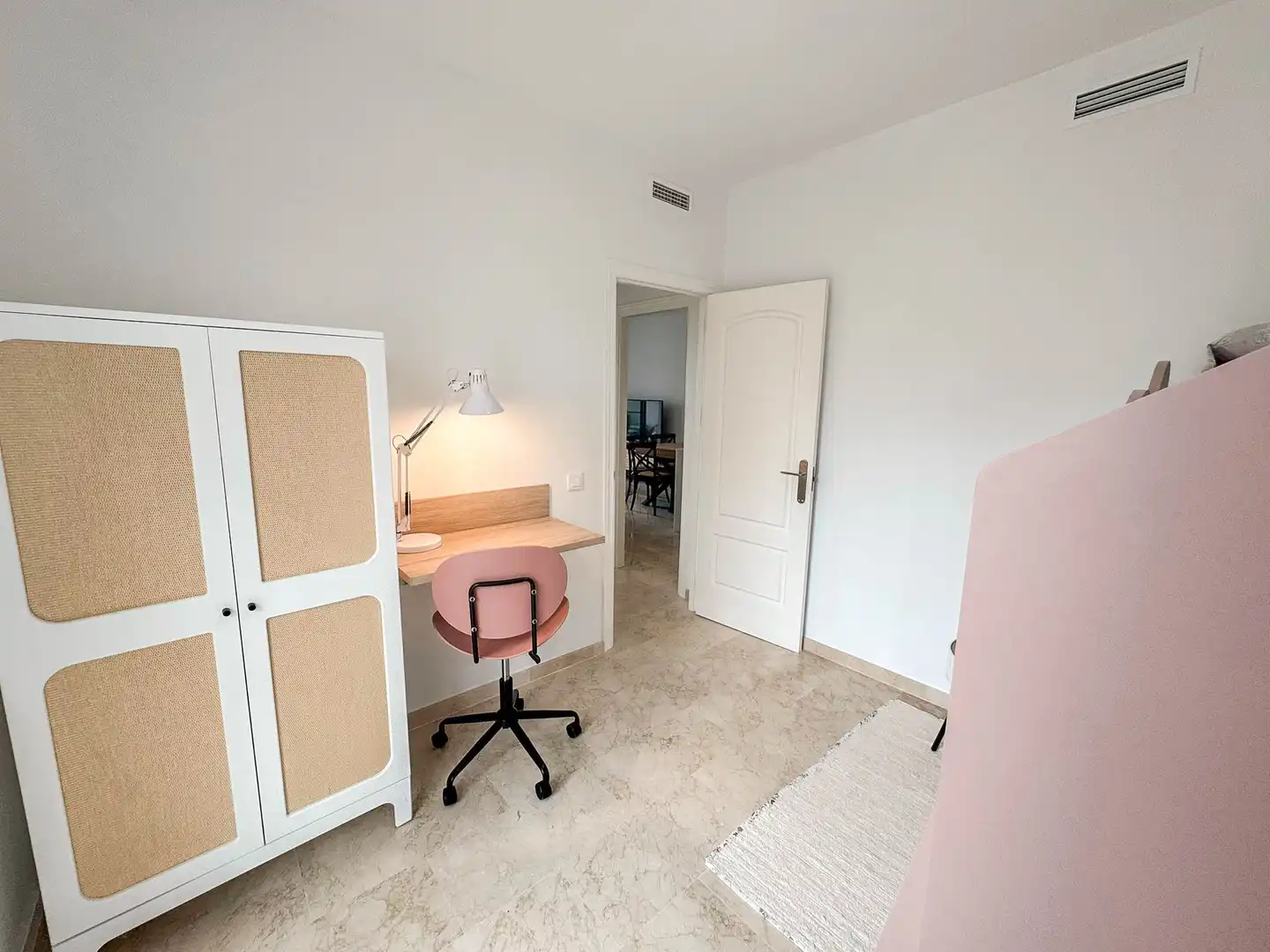 Habitación de Apartamento en venta en Manilva con Aire acondicionado, Calefacción y Terraza