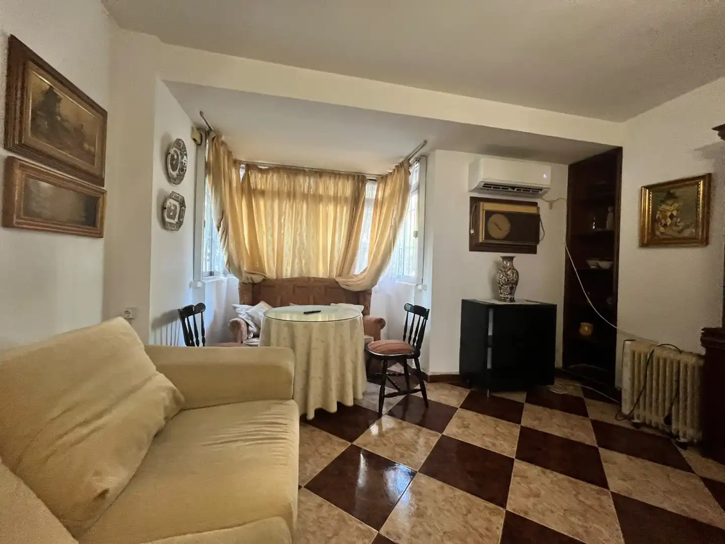 Living room of Flat for rent in Sevilla  with Air Conditioner, Furnished and Washing machine
