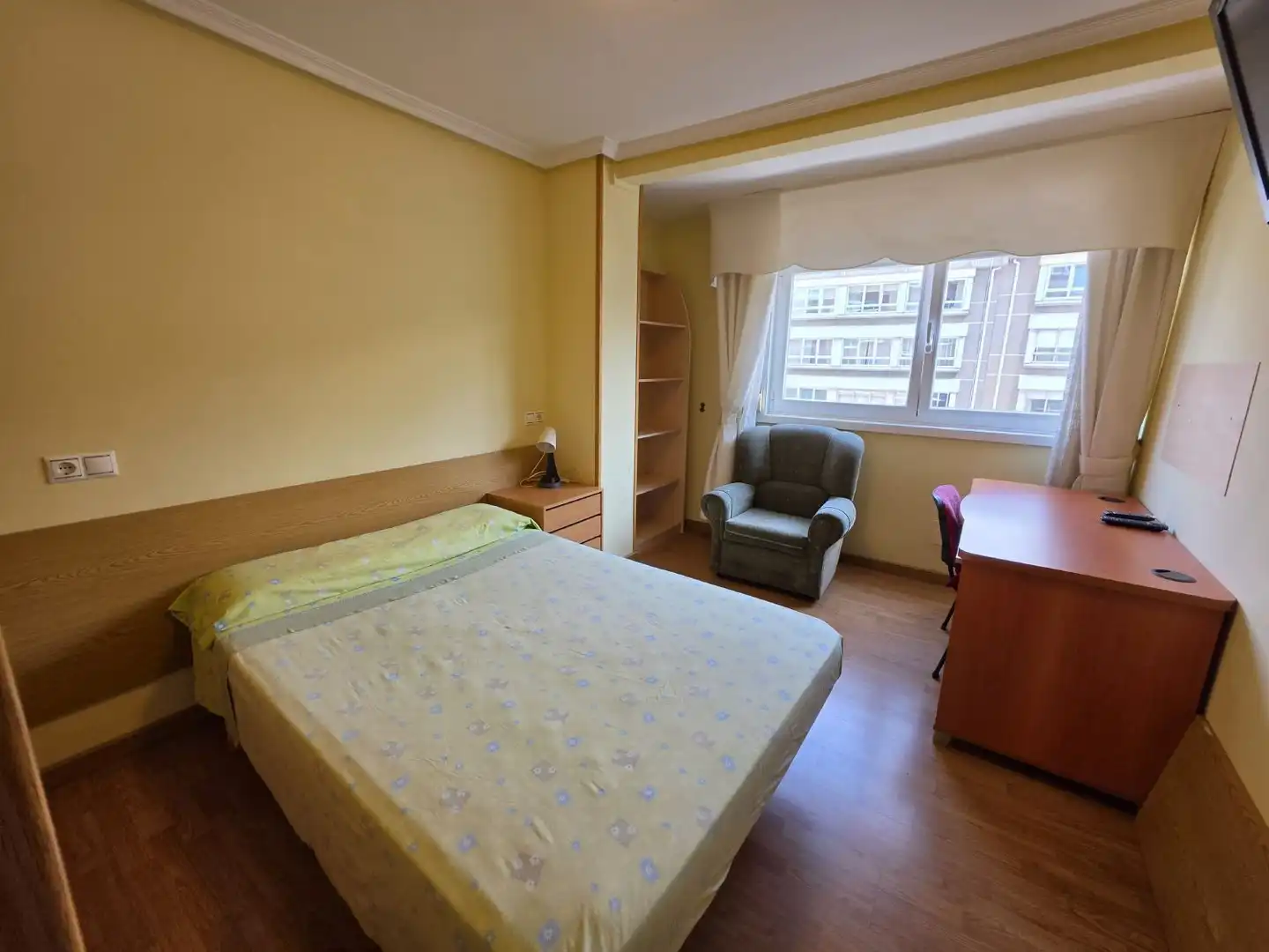 Schlafzimmer von Wohnung zur Miete in A Coruña Capital  mit Möbliert