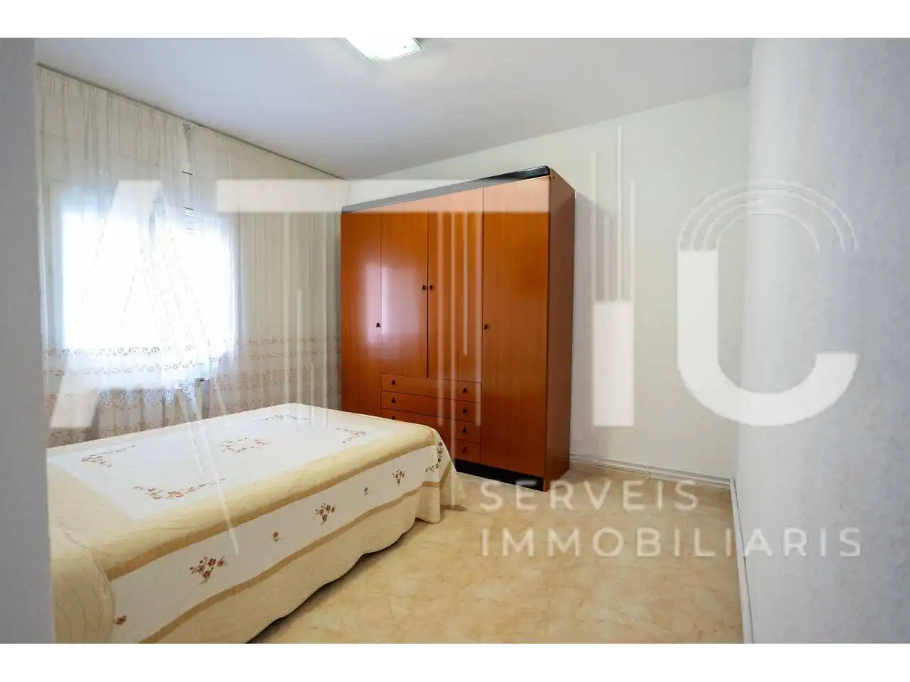 Habitación de Piso en venta en Sabadell con Calefacción y Balcón