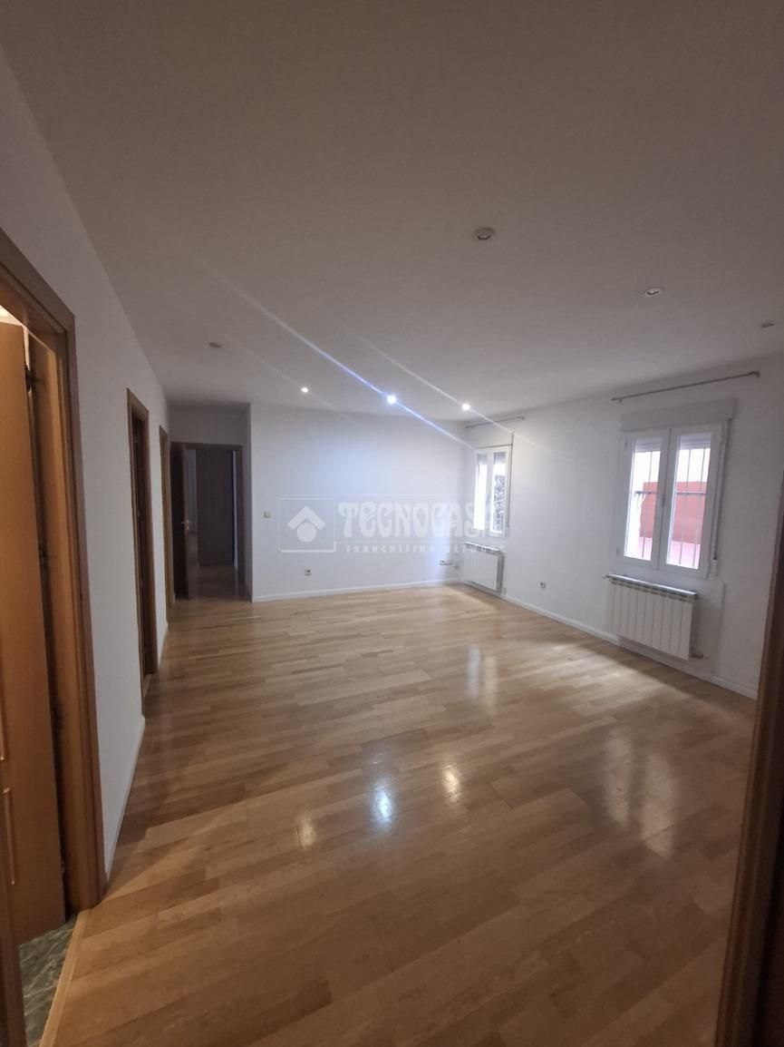 Living room of Flat to rent in  Madrid Capital  with Air Conditioner and Heating