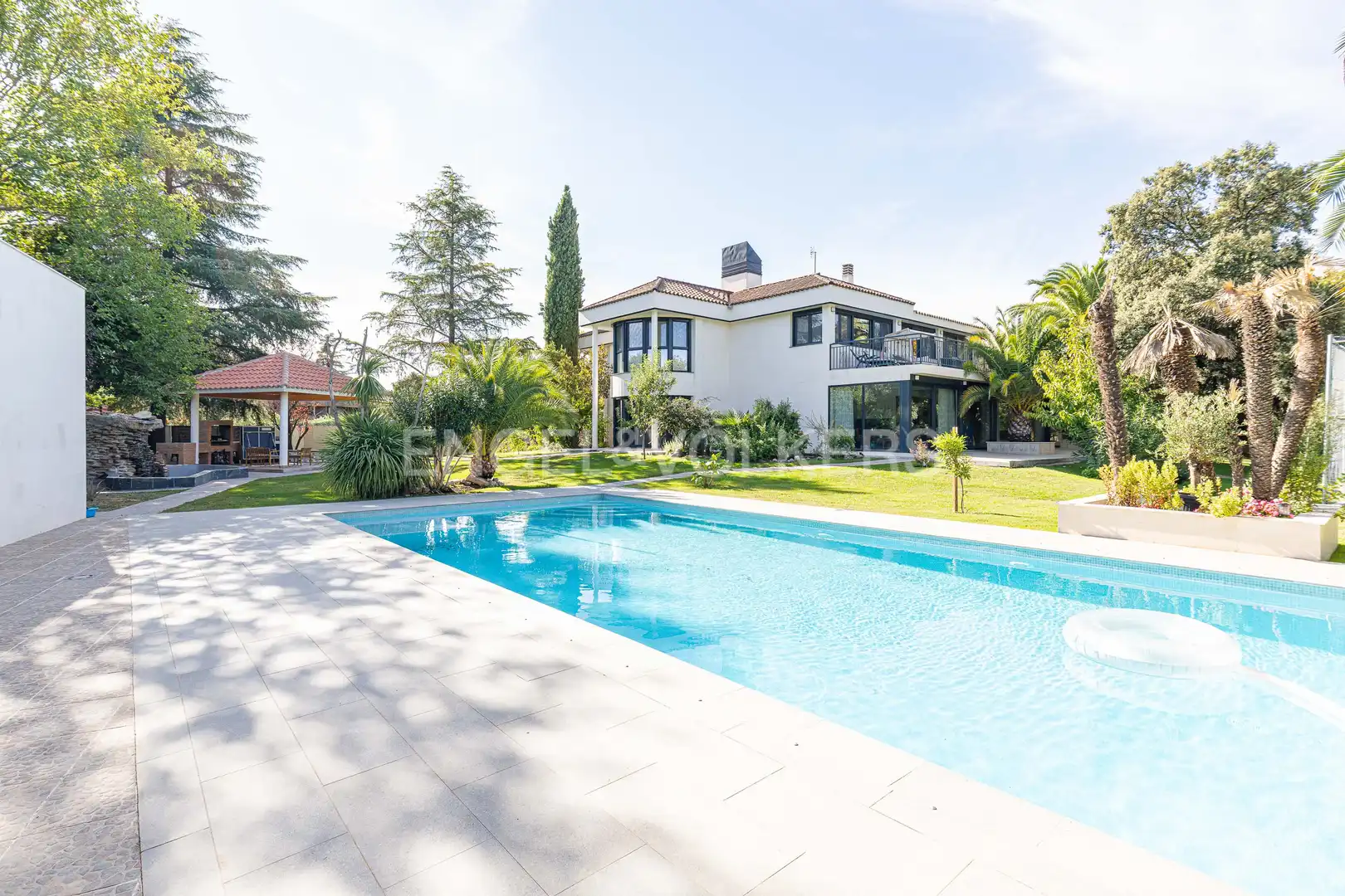 Jardín de Casa o chalet en venta en Boadilla del Monte con Aire acondicionado, Calefacción y Jardín privado