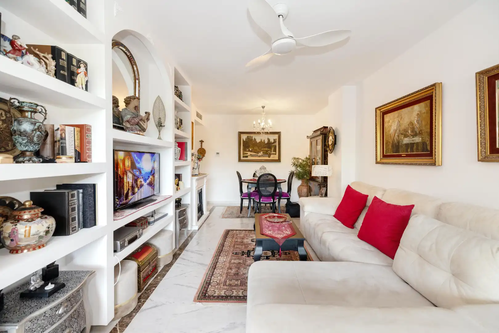 Living room of Ground floor for sale in Marbella  with Air Conditioner, Heating and Private garden