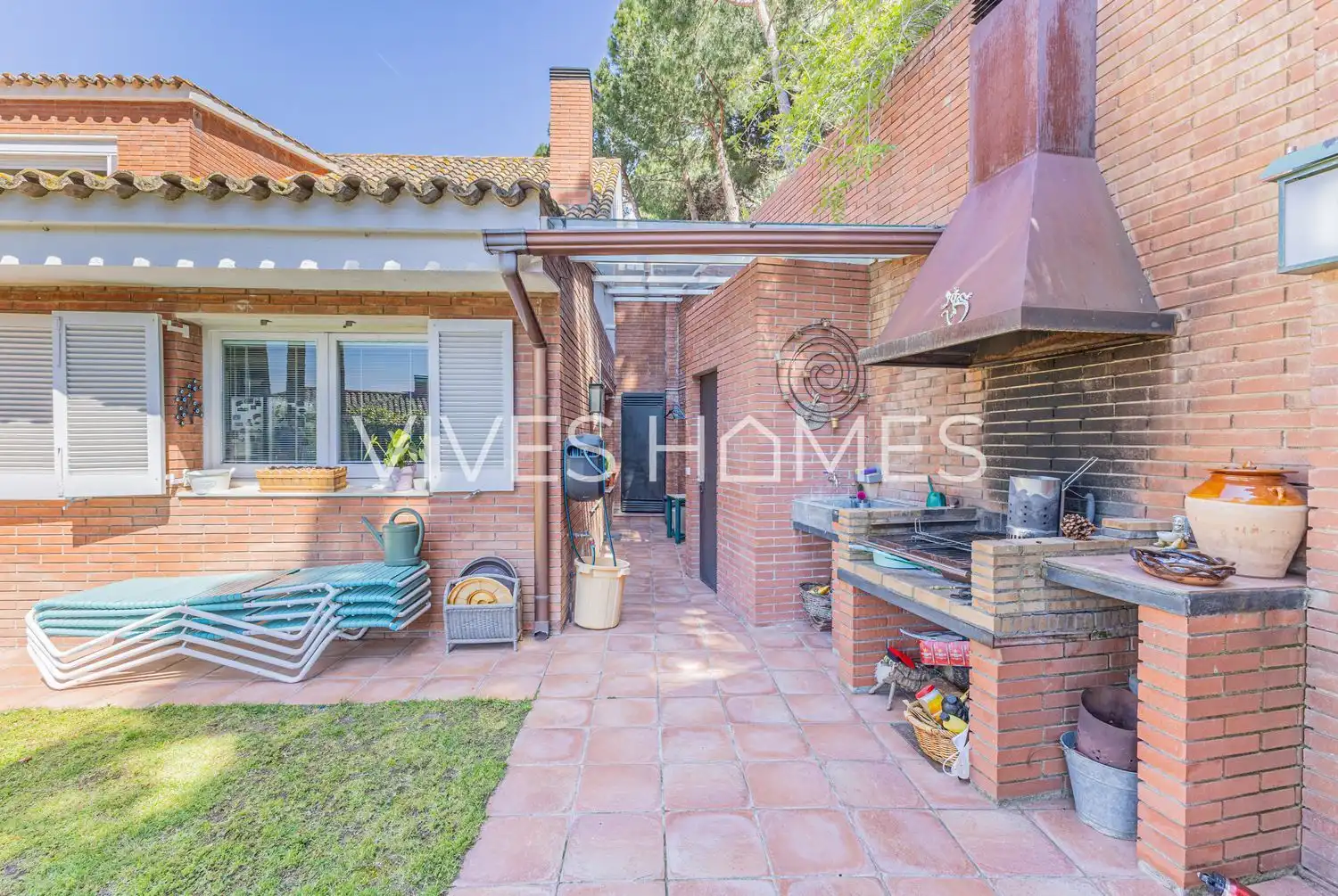 Exterior view of Houses for sale in Sant Vicenç de Montalt  with Air Conditioner, Heating and Private garden