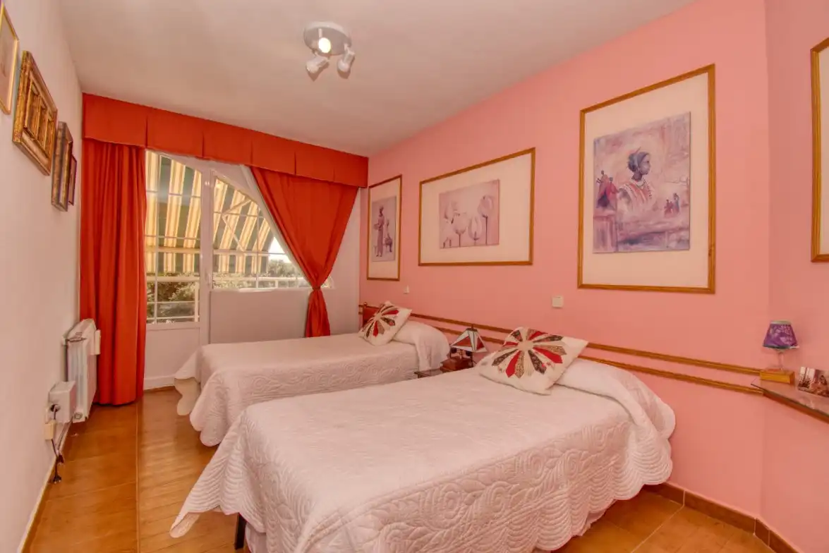 Habitación de Casa o chalet en venta en Nuevo Baztán con Aire acondicionado, Calefacción y Jardín privado