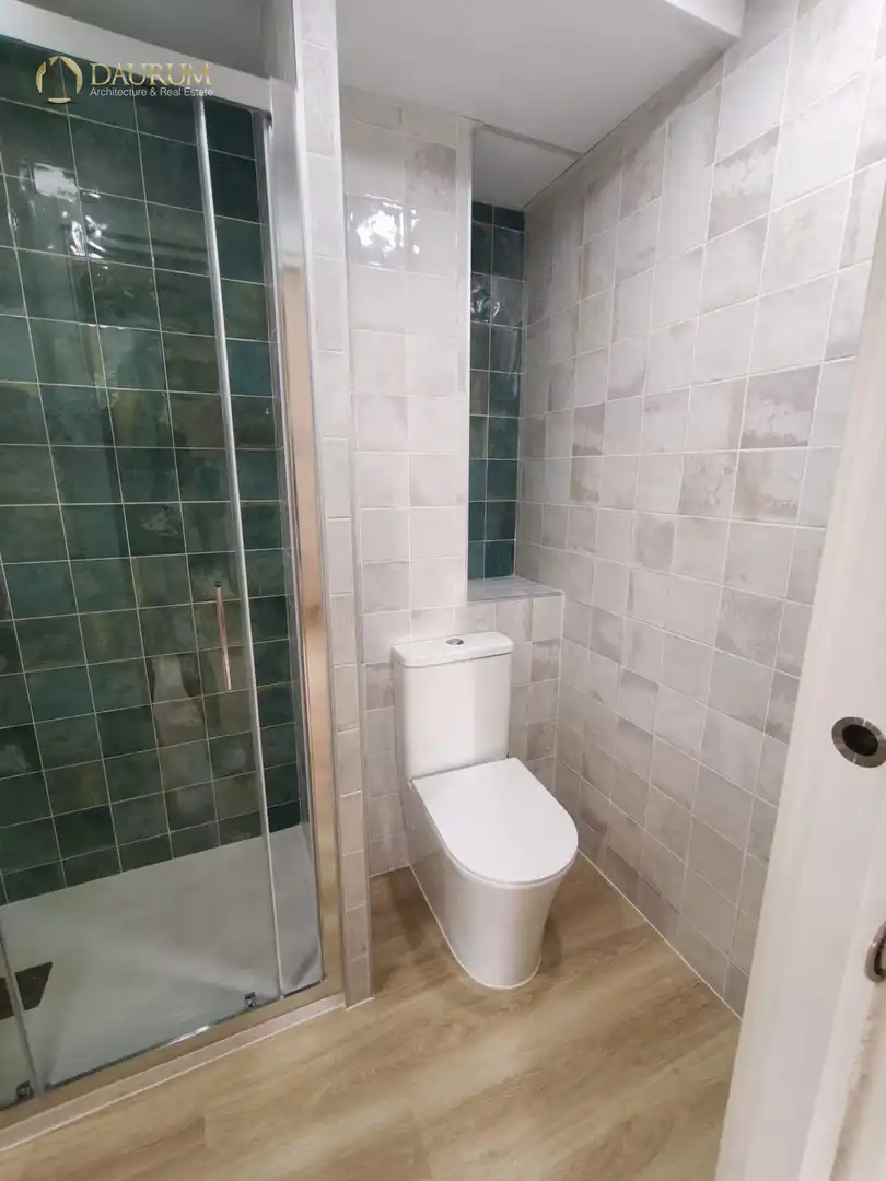 Badezimmer von Wohnung zum Verkauf in Madrid mit Klimaanlage und Heizung