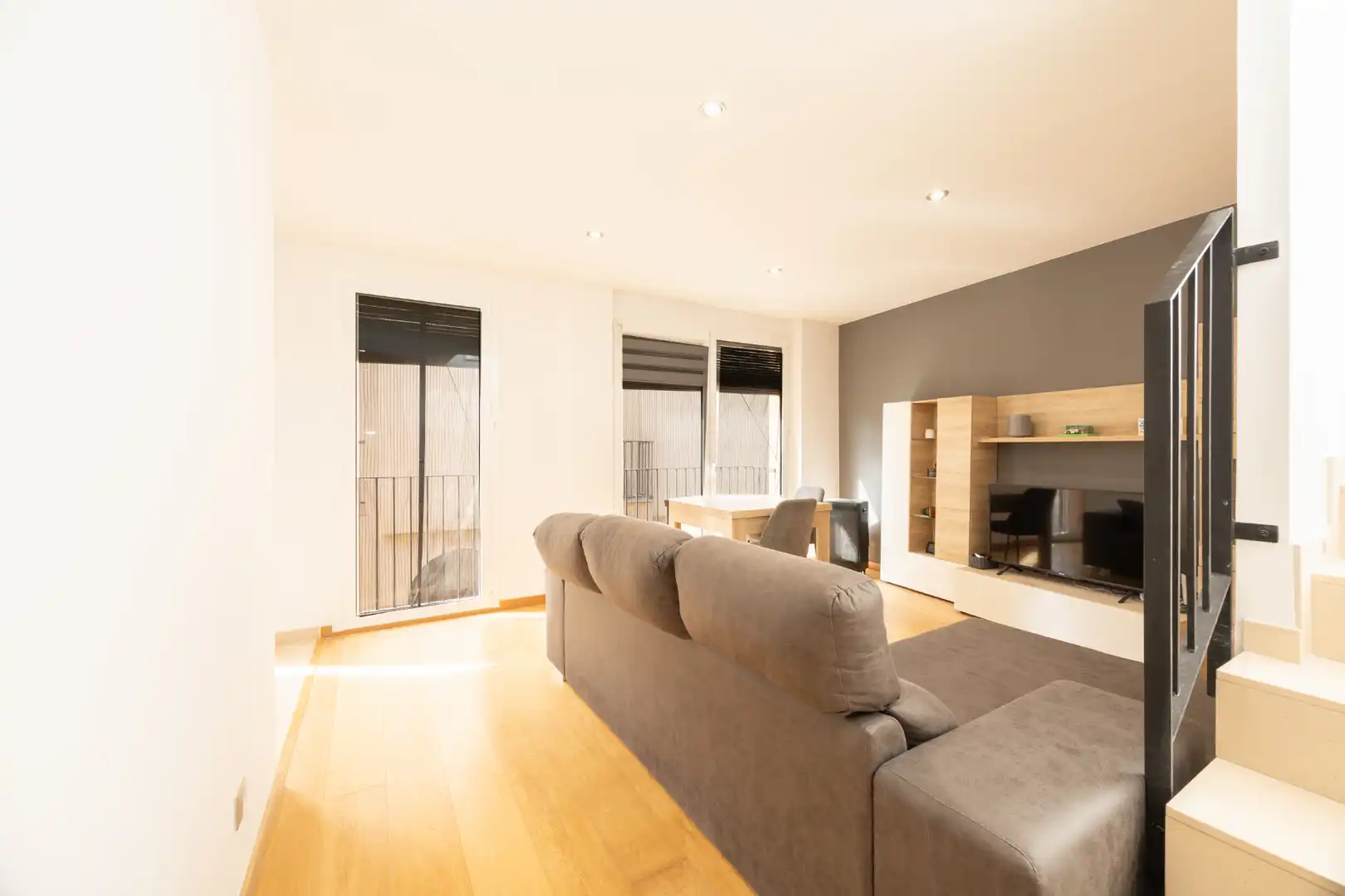 Sala d'estar de Dúplex en venda en Sant Pere de Torelló amb Aire condicionat, Parquet i Terrassa