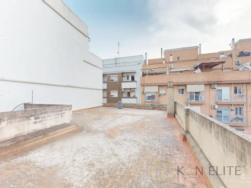 Vista exterior de Edifici en venda en Valencia