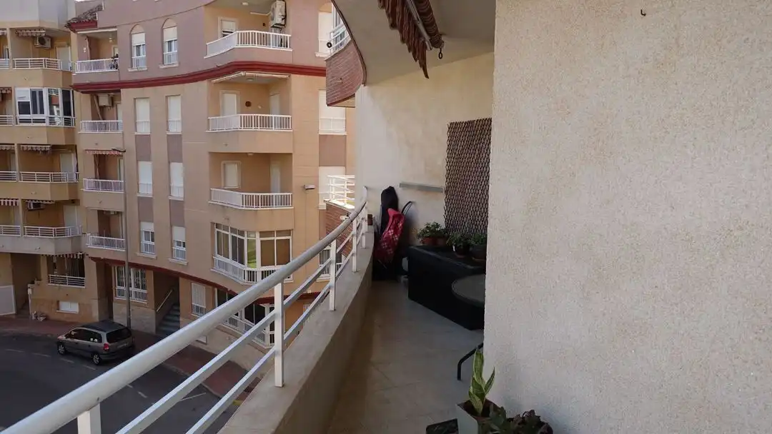 Terraza de Piso en venta en Guardamar del Segura con Aire acondicionado, Terraza y Piscina