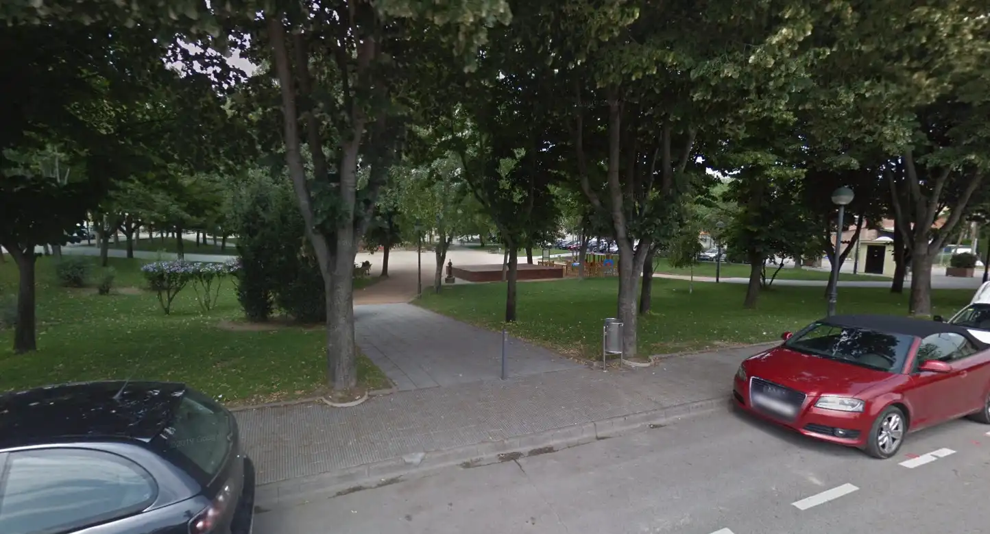 Parking with lift for sale in De la Primavera, imagen 2