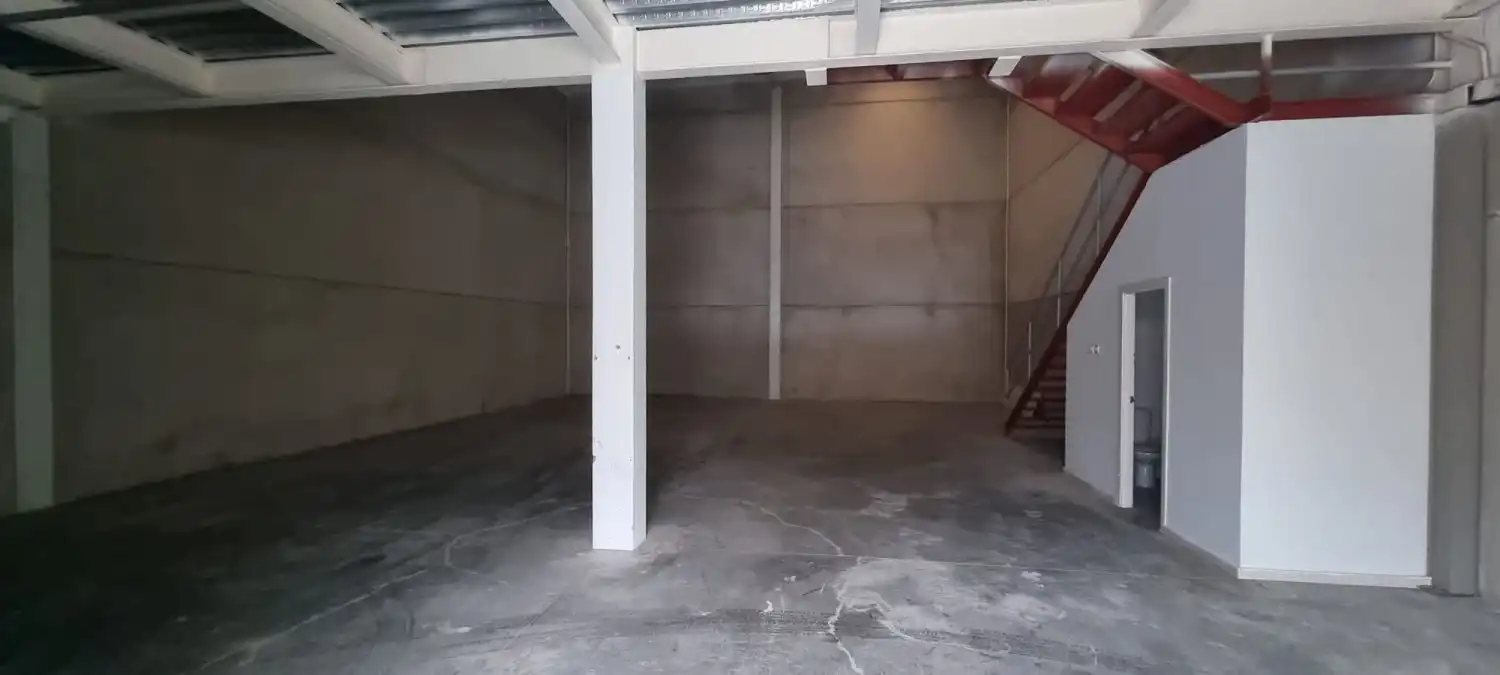 Nave industrial de alquiler en Dos Hermanas