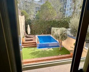 Swimming pool of Duplex for sale in  Barcelona Capital  with Air Conditioner, Terrace and Swimming Pool