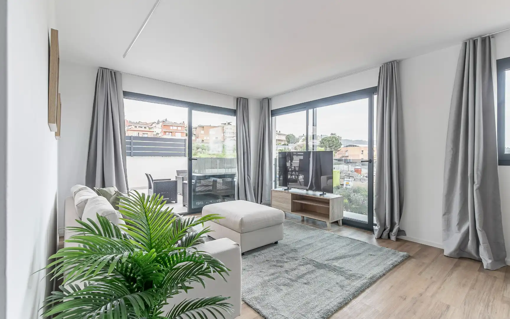 Sala de estar de Piso de alquiler en Sant Boi de Llobregat con Aire acondicionado, Calefacción y Jardín privado