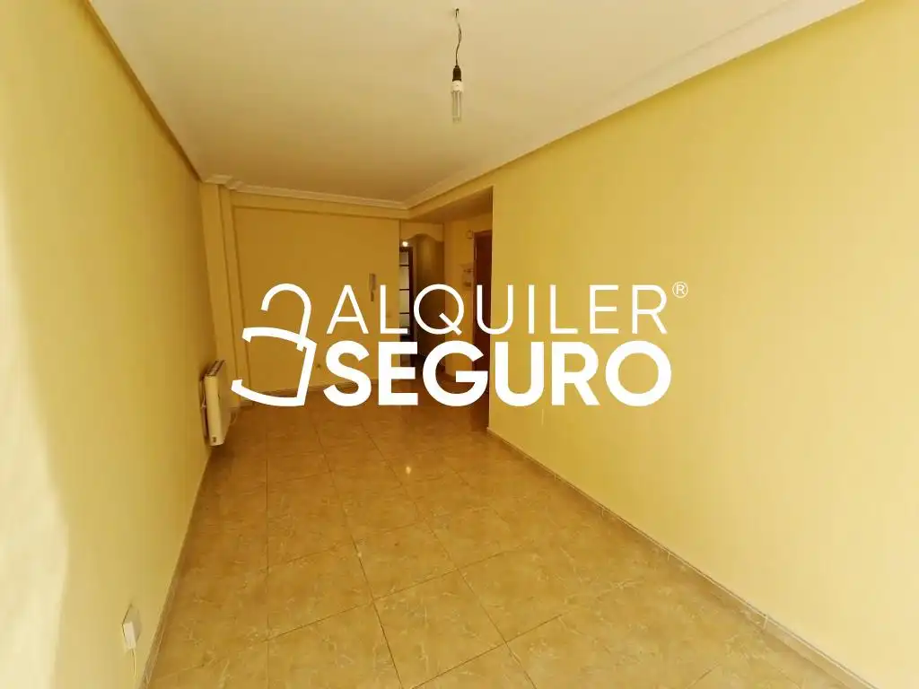 Flat for rent in Móstoles  with Heating and Storage room