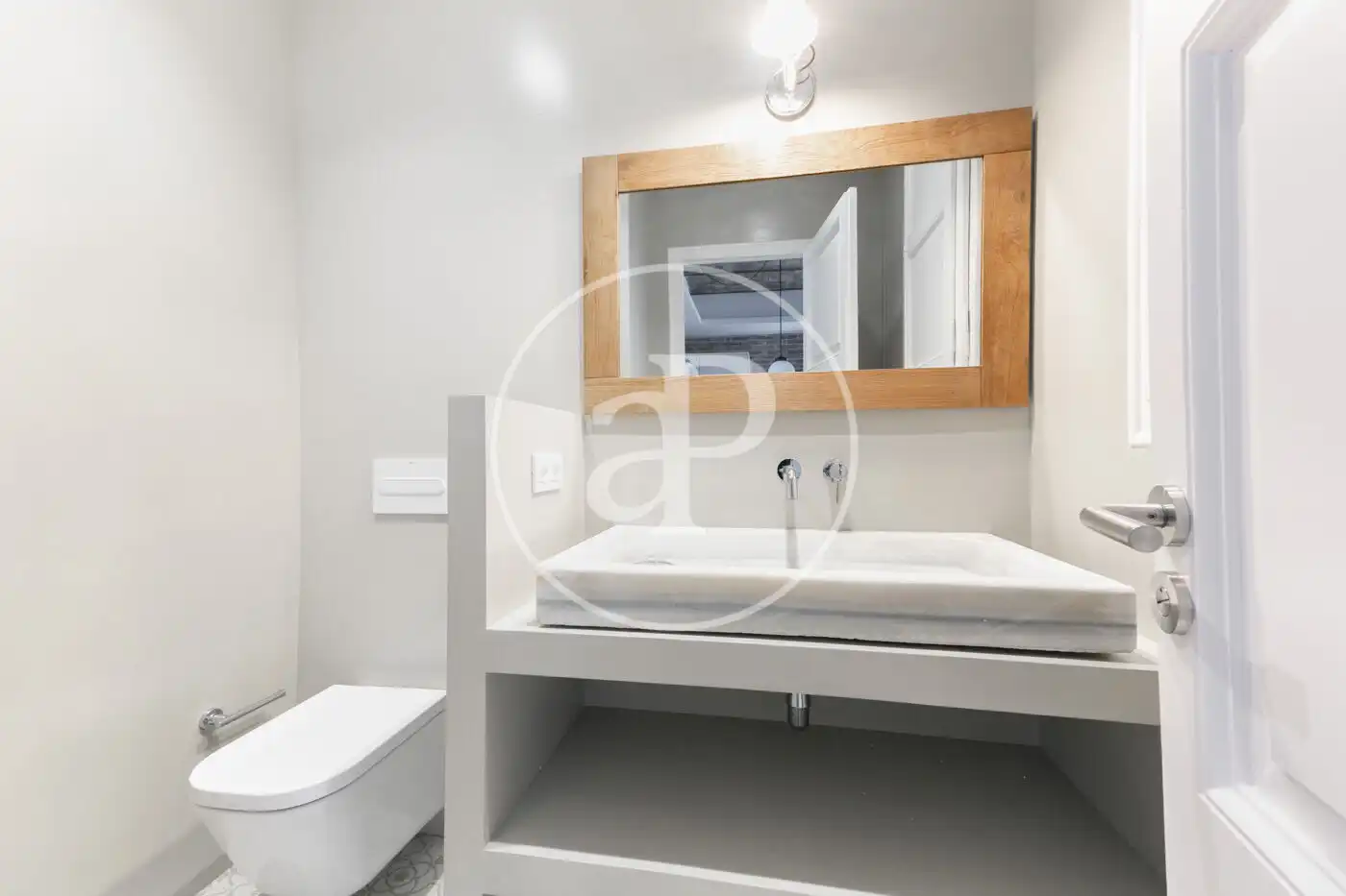Baño de Piso de alquiler en Barcelona con Aire acondicionado, Calefacción y Amueblado