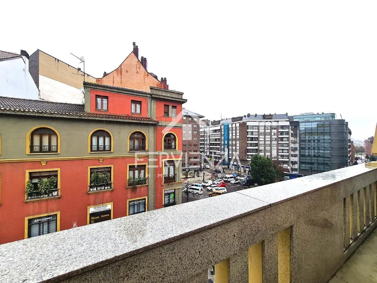Vista exterior de Pis en venda en Oviedo 