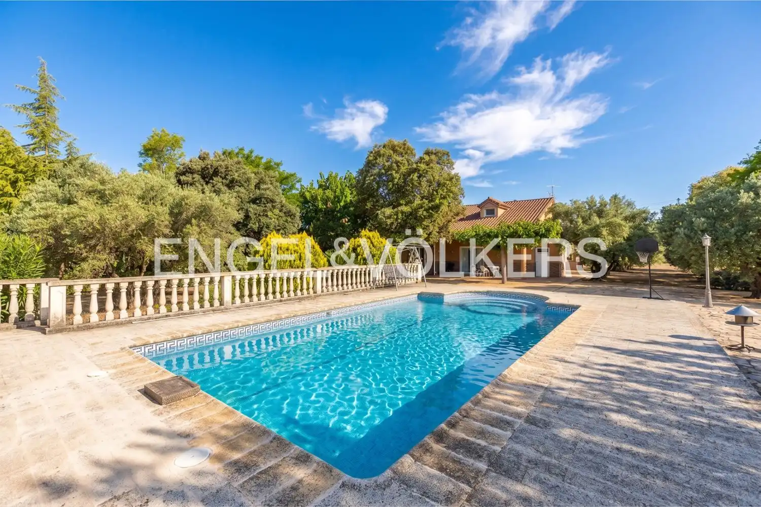 Piscina de Casa o chalet en venta en Enguera con Aire acondicionado, Calefacción y Jardín privado