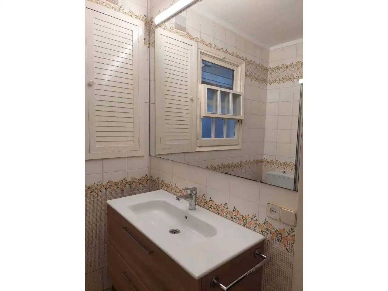 Baño de Edificio en venta en Girona