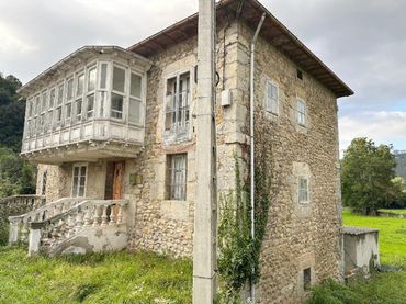 House with balcony for sale in Corvera de Toranzo - Bº CORVERA-SORRASAS 2A
