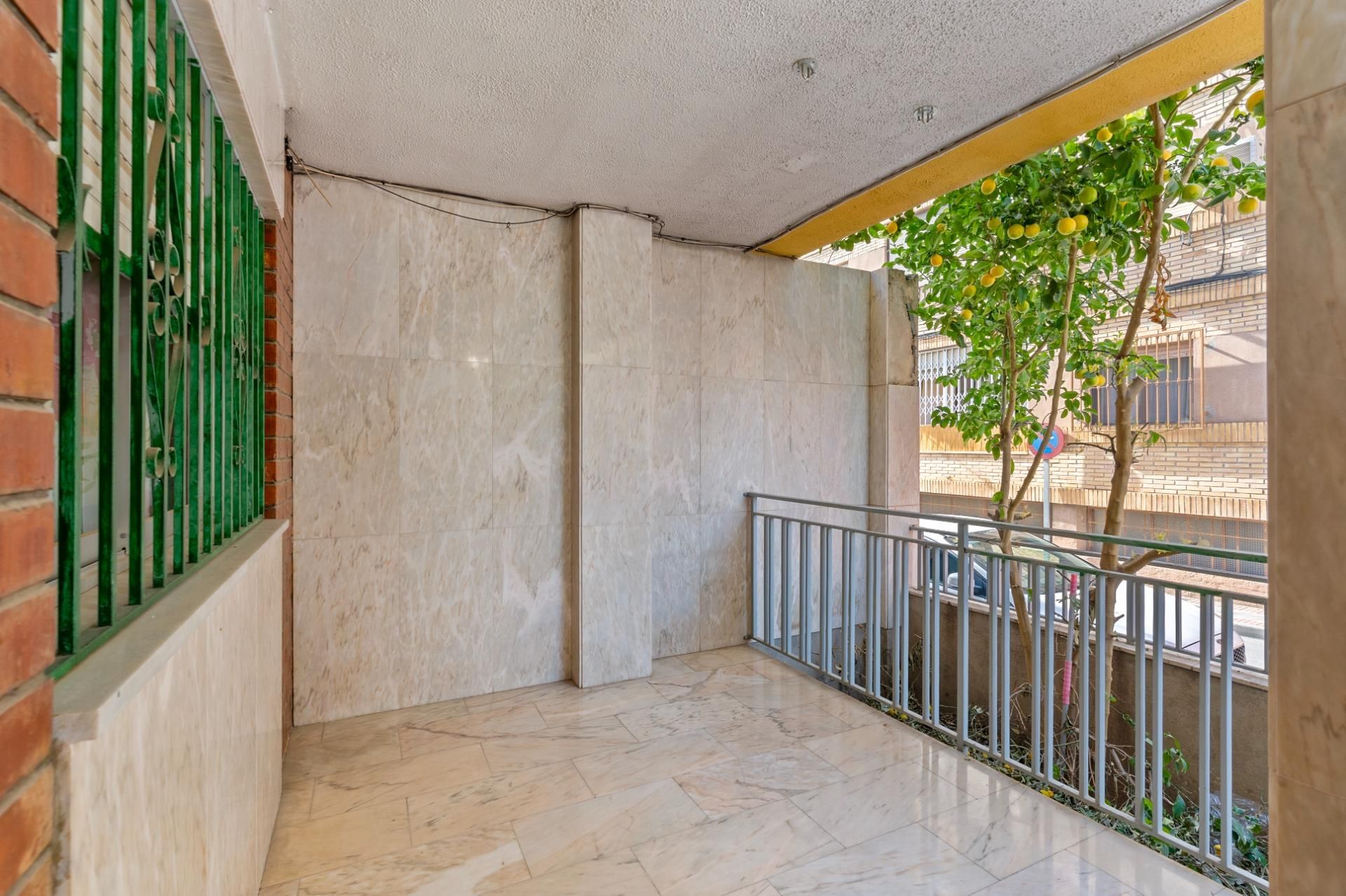 Casa adosada en venda a Calle Calle de los Jardines, 33