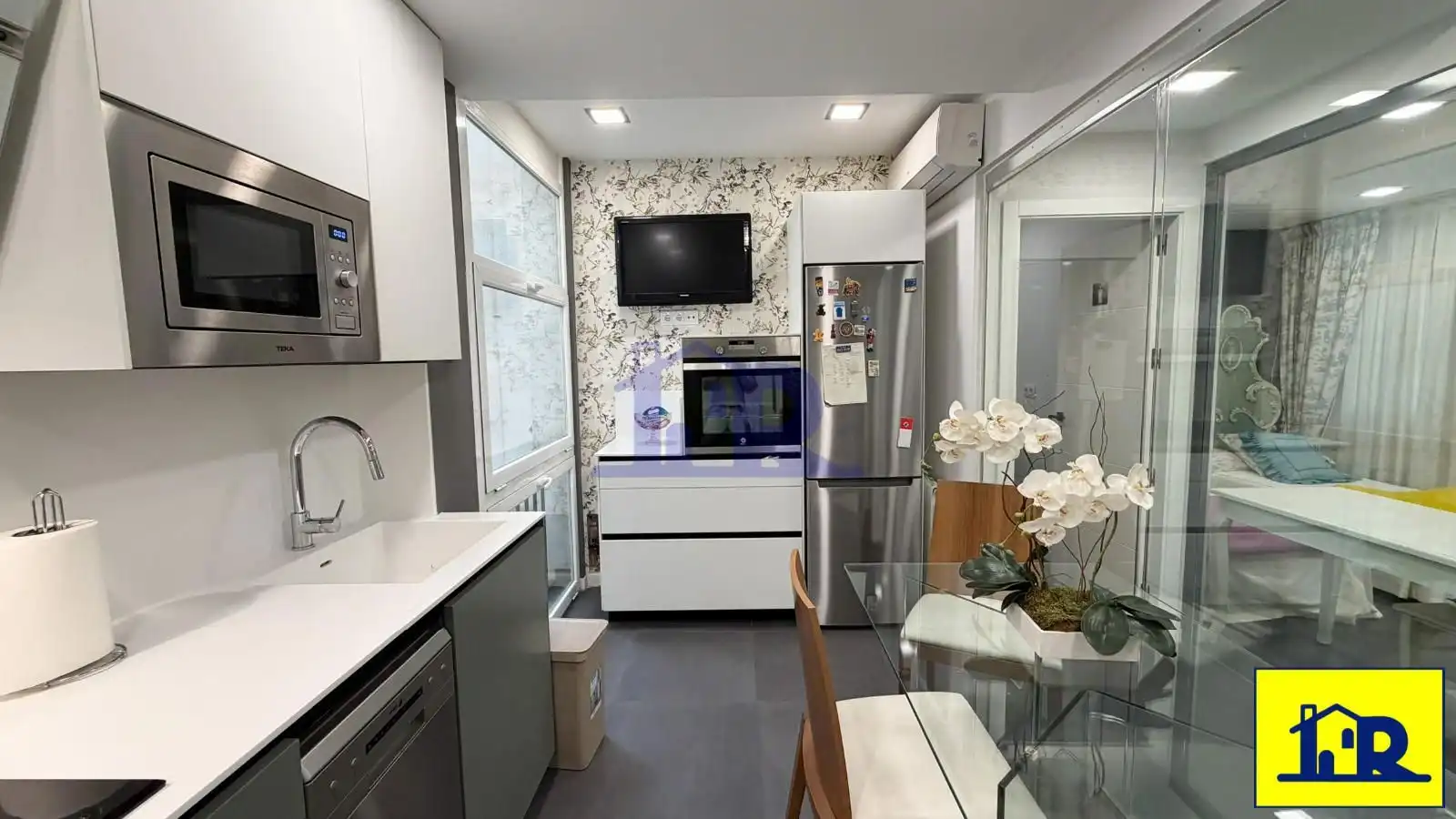 Kitchen of Flat for sale in Cuenca  with Air Conditioner, Heating and Terrace