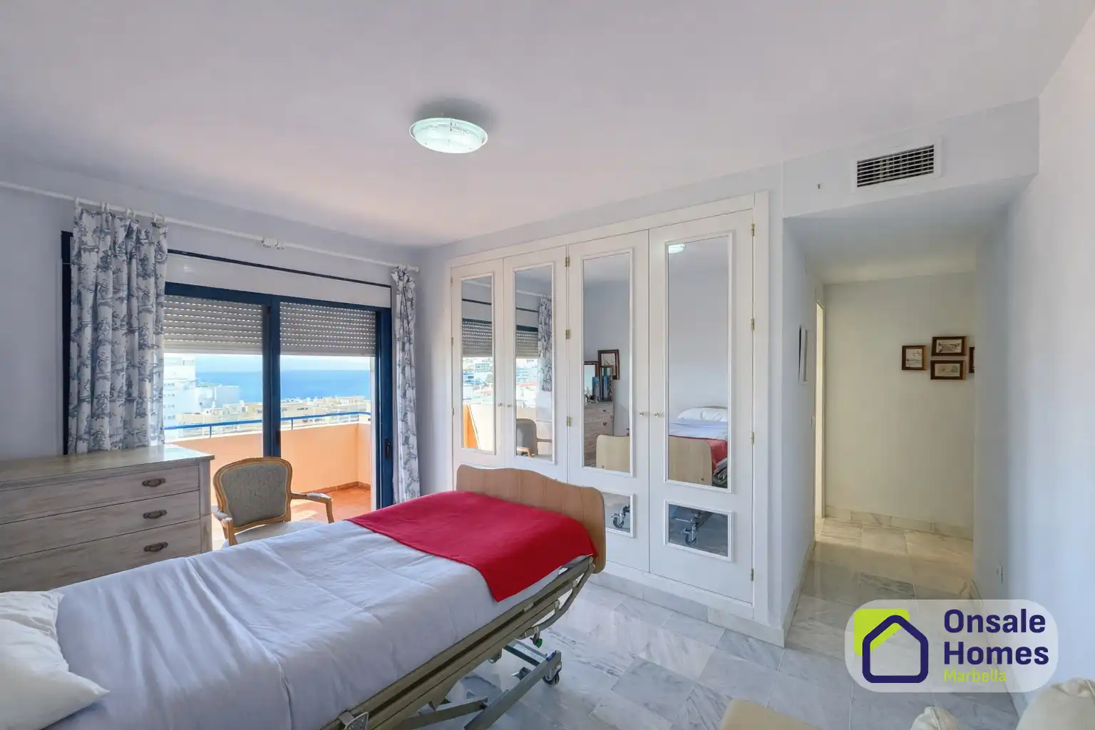 Schlafzimmer von Wohnung zum Verkauf in Marbella mit Abstellraum und Balkon