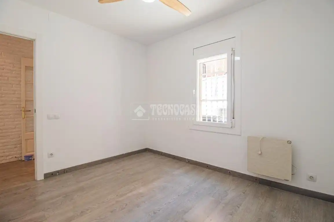 Habitación de Casa adosada en venta en Sant Cugat del Vallès con Calefacción y Terraza