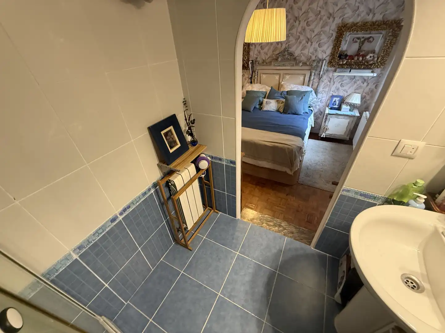 Bathroom of Flat for sale in Oviedo   with Heating and Parquet flooring