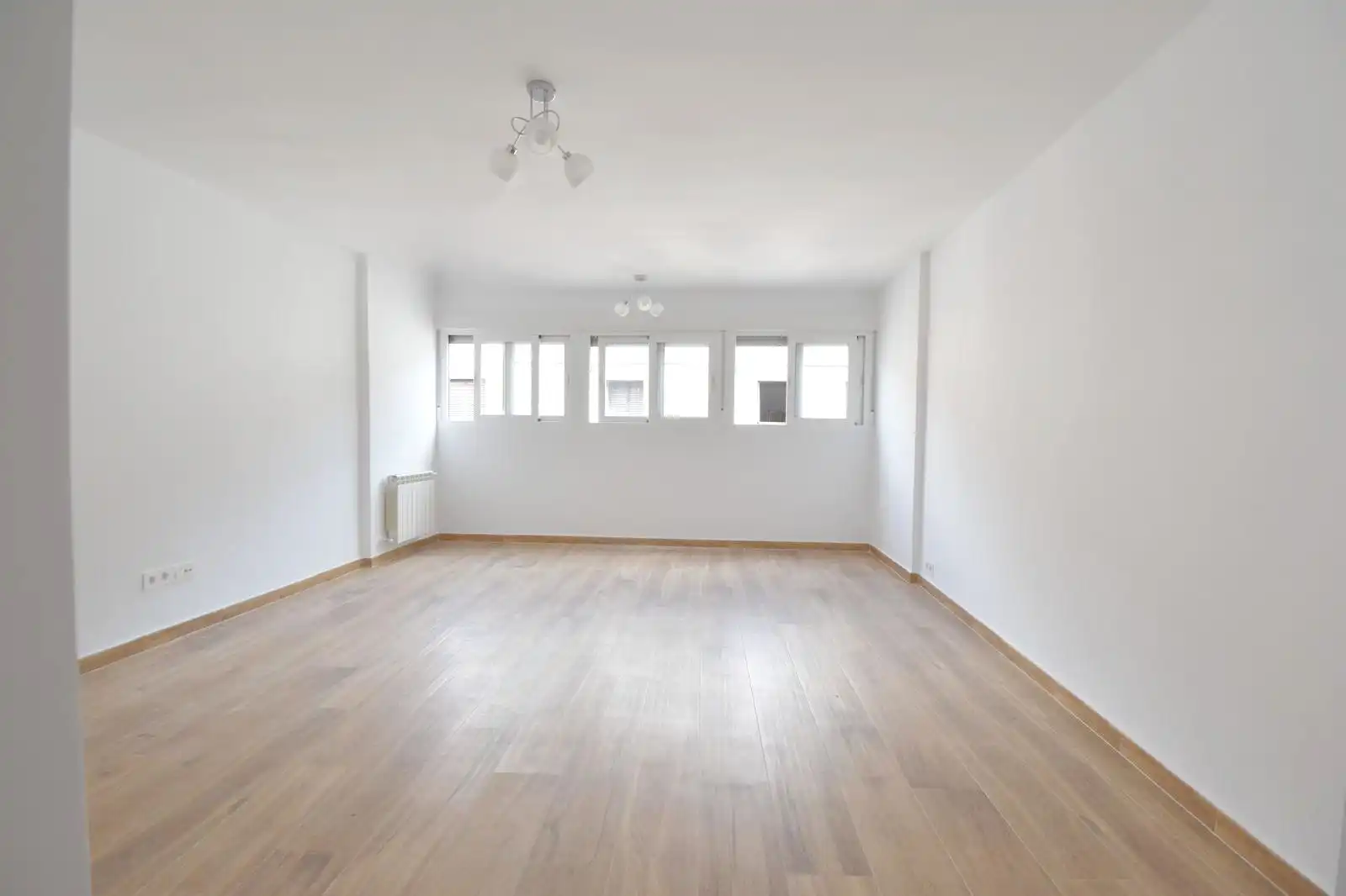 Wohnzimmer von Wohnung zum Verkauf in Pinto mit Heizung