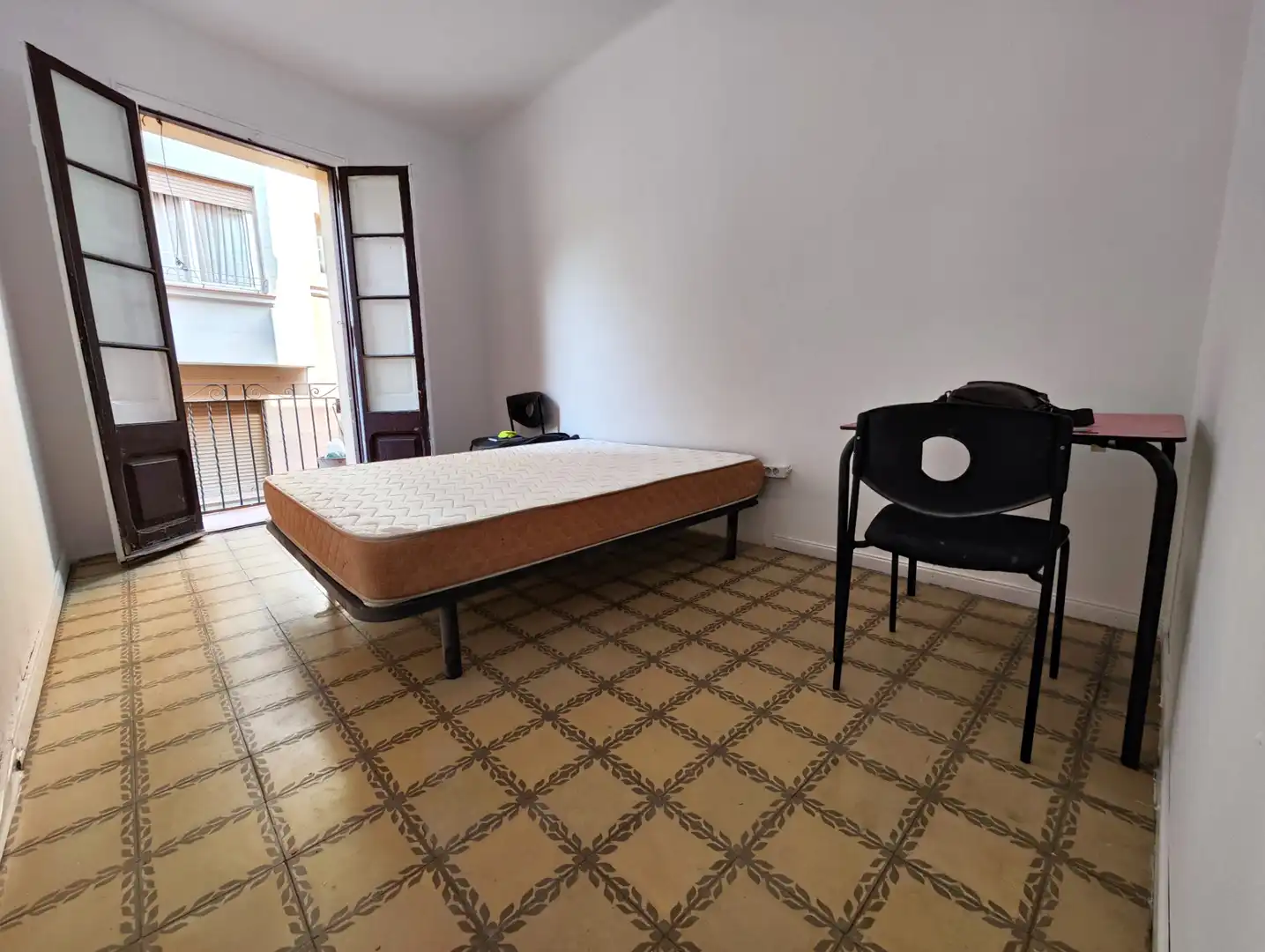 Bedroom of Buildings for sale in Barcelona