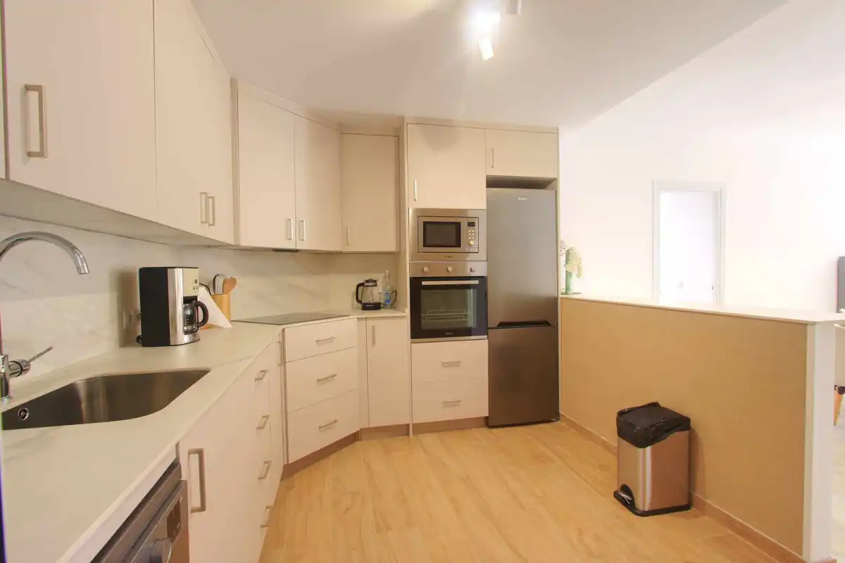Cuina de Apartament en venda en Marbella amb Aire condicionat, Moblat i Balcó