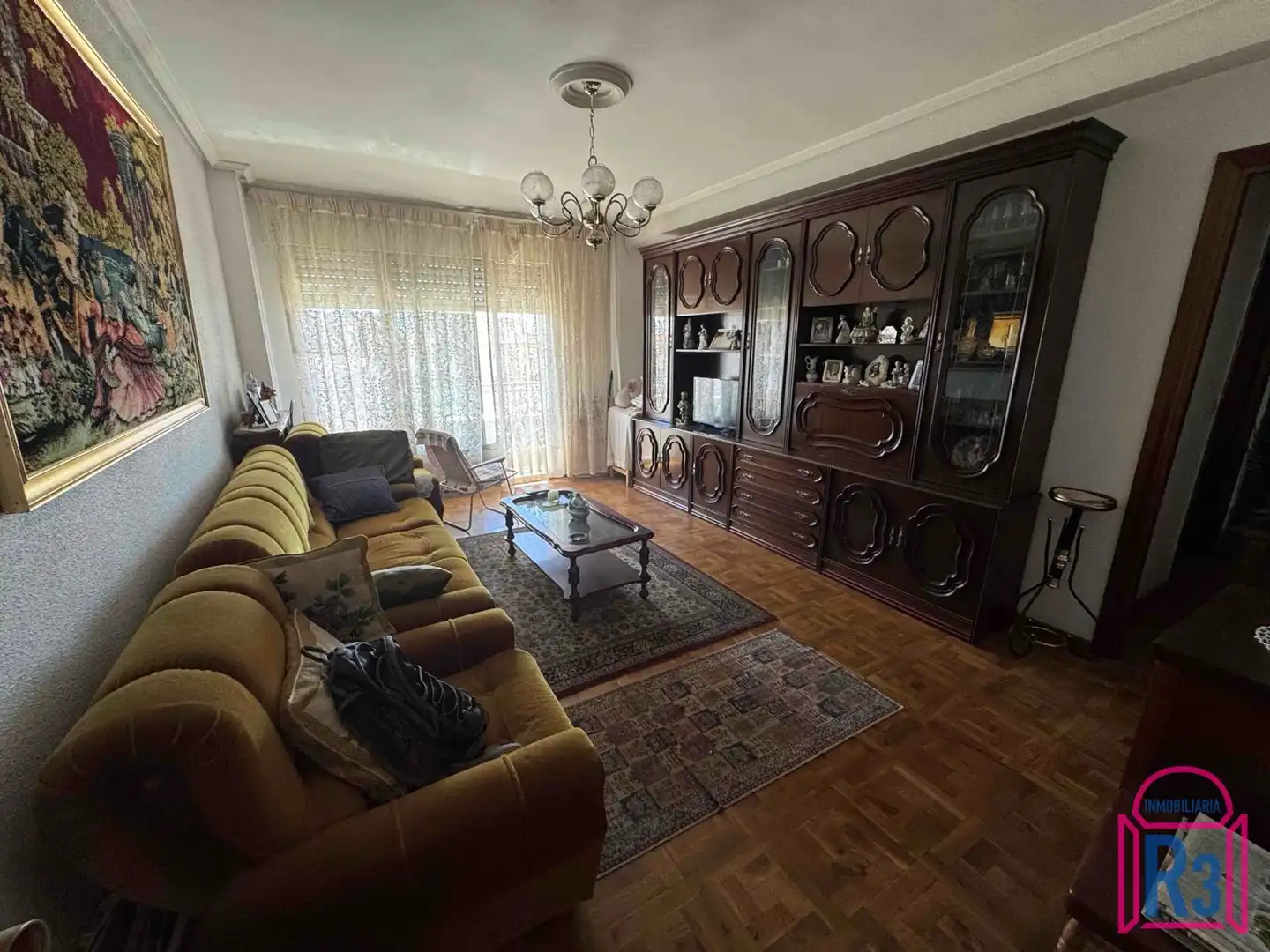 Sala d'estar de Pis en venda en León Capital  amb Calefacció i Terrassa