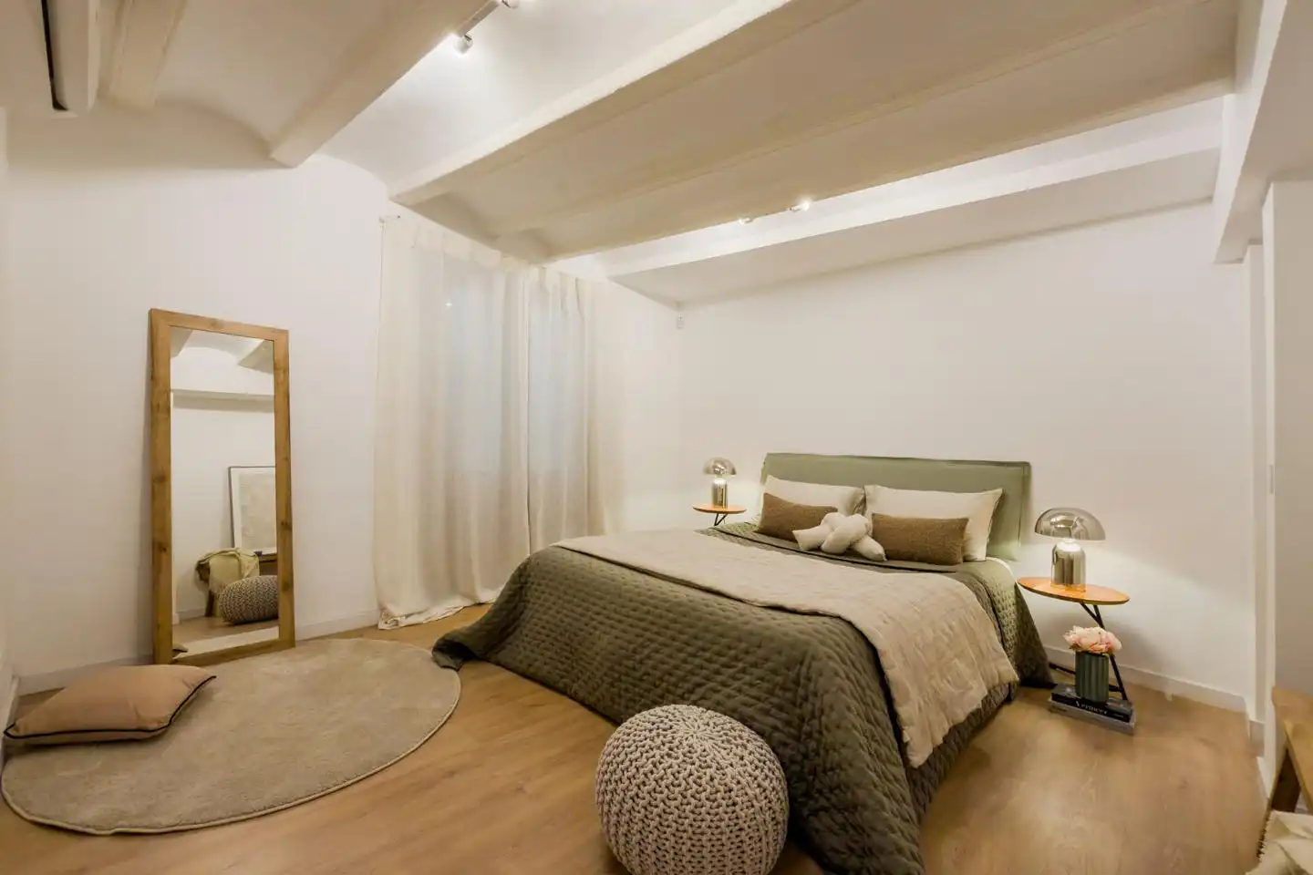 Habitación de Dúplex en venta en Barcelona con Aire acondicionado y Amueblado