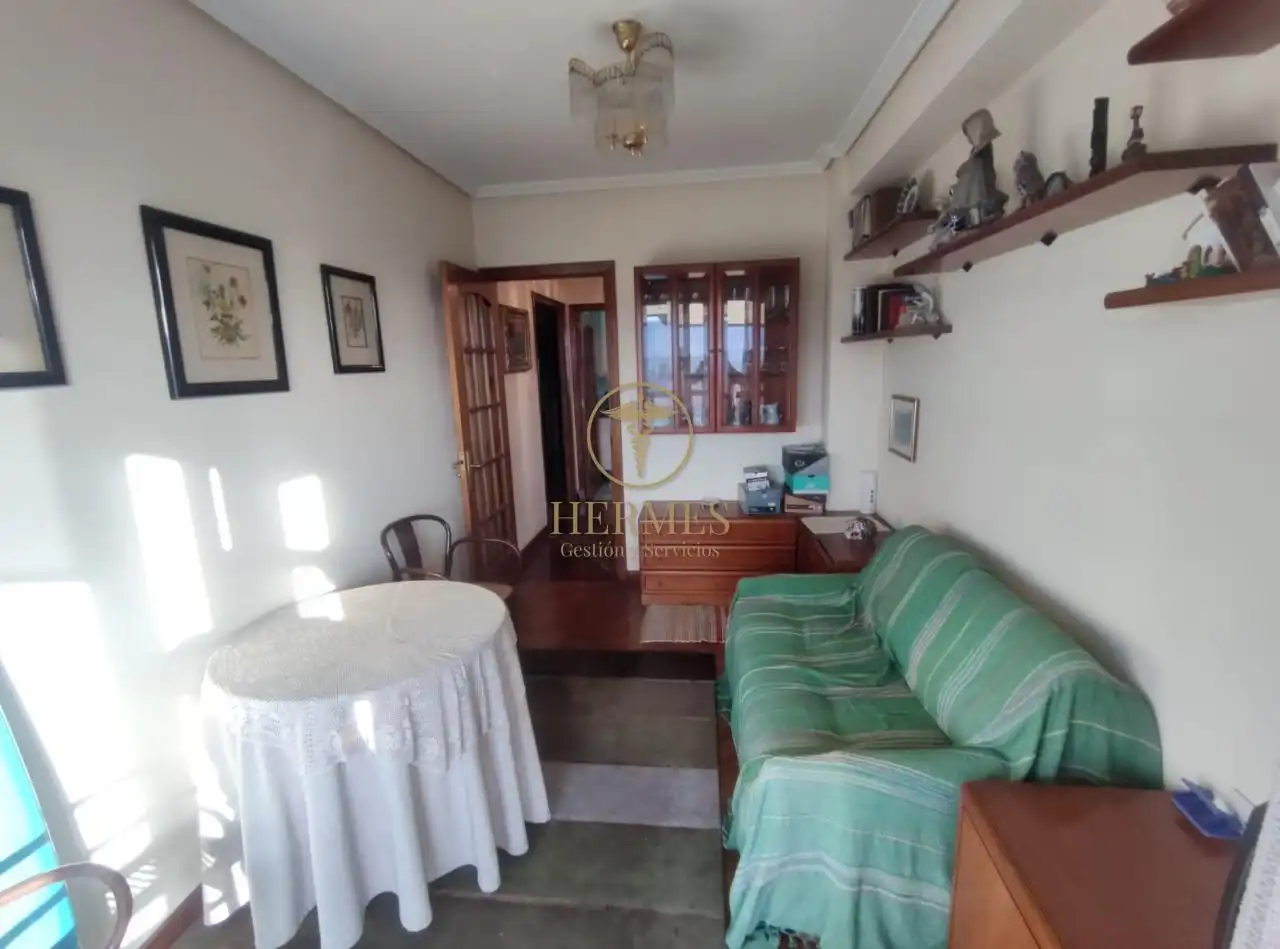 Piso en venta en Vigo  con Calefacción, Parquet y Terraza