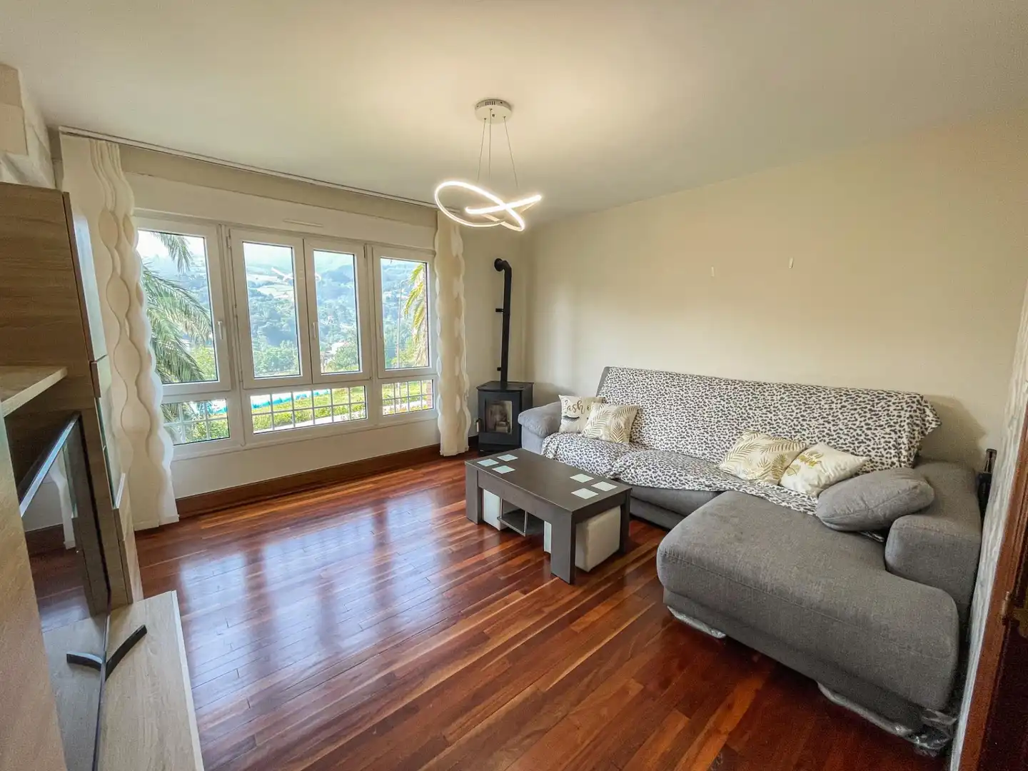 Living room of Houses for sale in Abanto y Ciérvana-Abanto Zierbena  with Heating, Private garden and Storage room