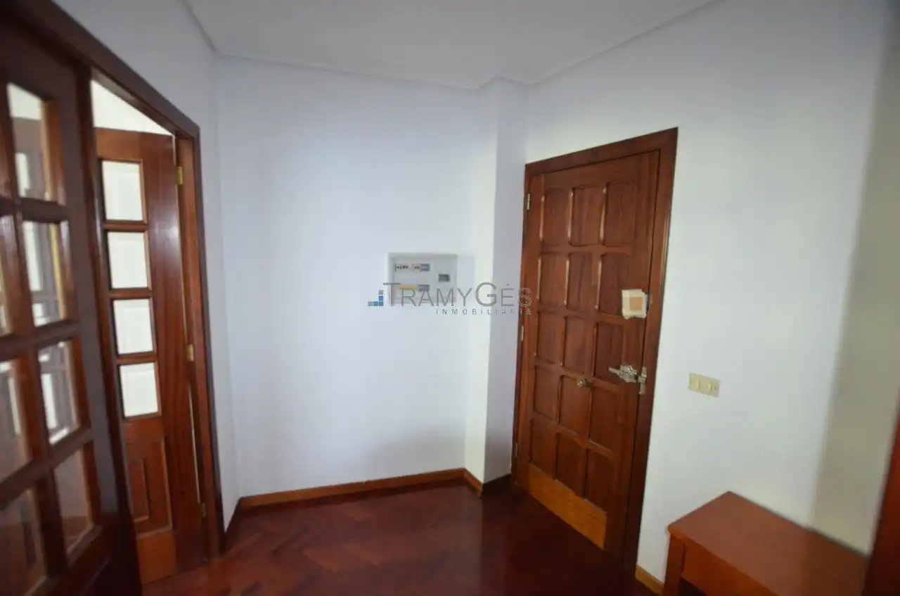 Piso en venta en Tui con Calefacción, Parquet y Trastero