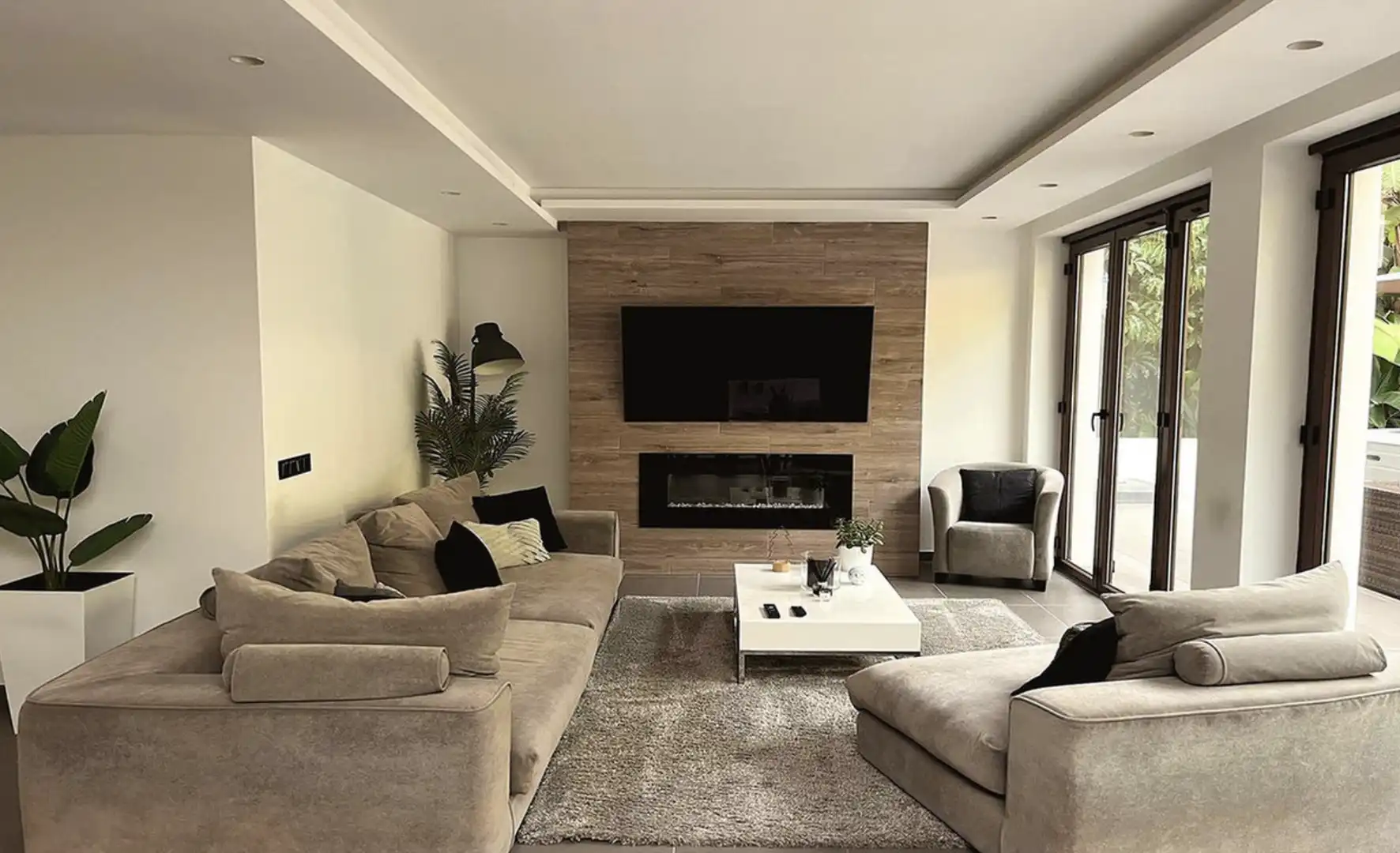 Chalet con terraza en venta en Las Chapas - El Rosario, imagen 2