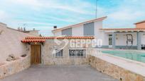 Exterior view of House or chalet for sale in Camarma de Esteruelas  with Heating, Private garden and Swimming Pool