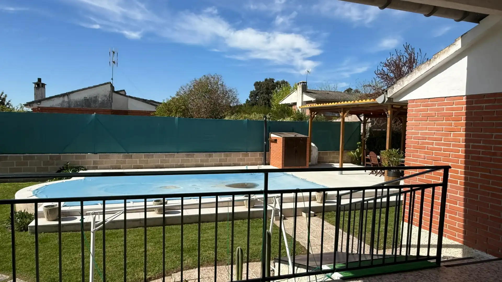 Schwimmbecken von Haus oder Chalet zum Verkauf in Almorox mit Klimaanlage, Privatgarten und Terrasse