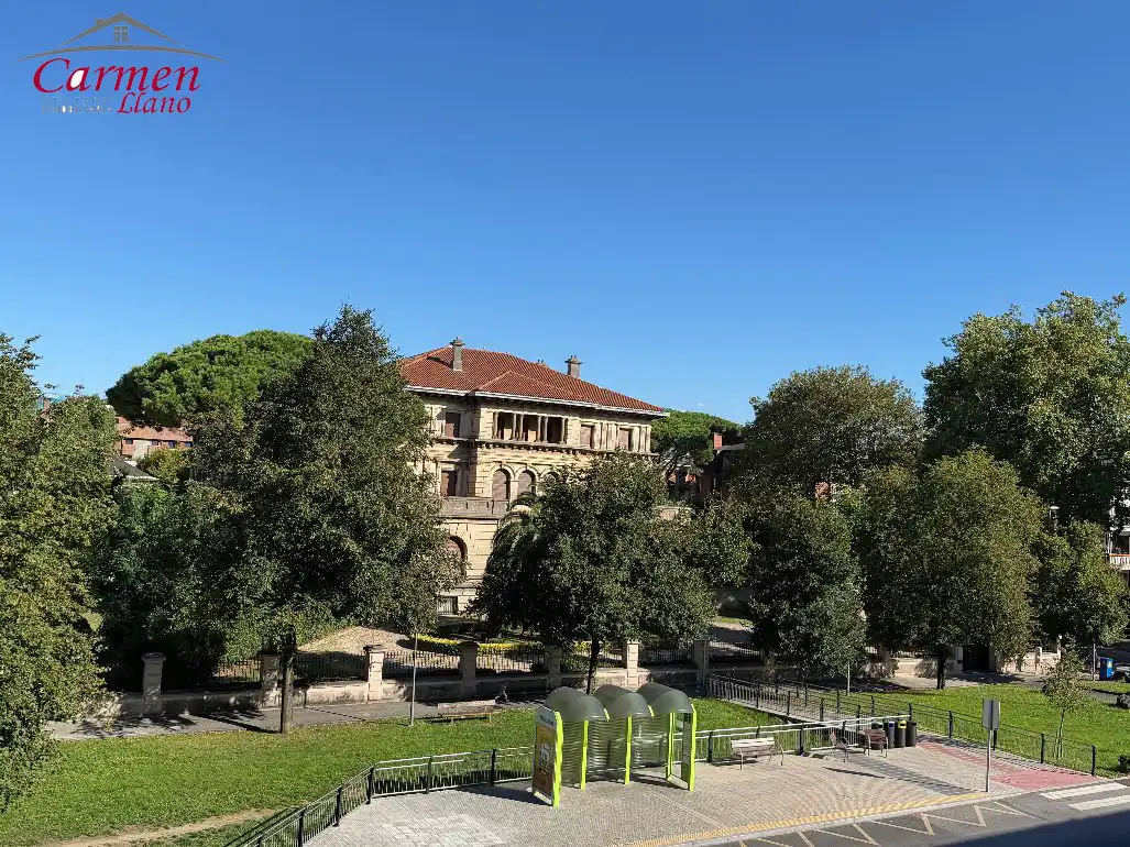 Vista exterior de Dúplex en venda en Getxo  amb Calefacció, Terrassa i Traster