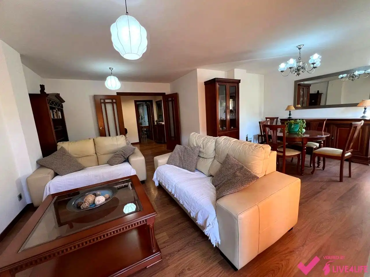 Living room of Flat for rent in Valencia  with Air Conditioner, Parquet flooring and Furnished