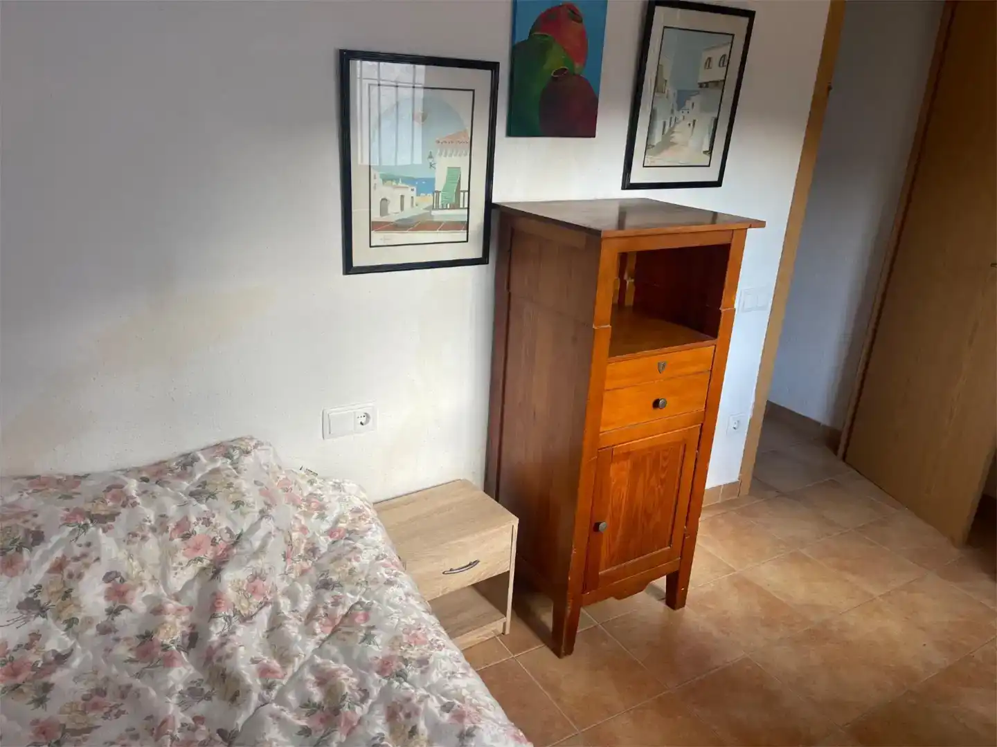 Habitación de Casa o chalet para compartir en Canyelles con Jardín privado y Amueblado
