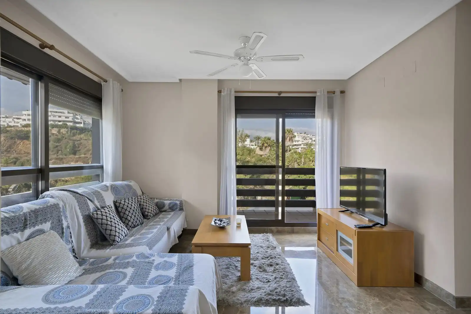 Sala d'estar de Apartament en venda en Málaga Capital amb Aire condicionat, Terrassa i Moblat