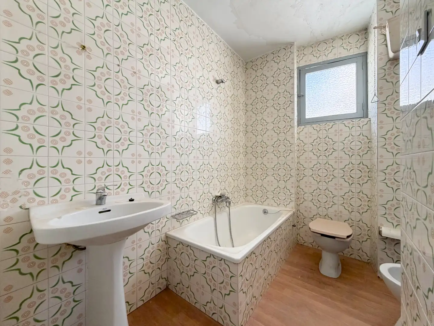 Bany de Casa o xalet en venda en Cazorla amb Terrassa i Balcó