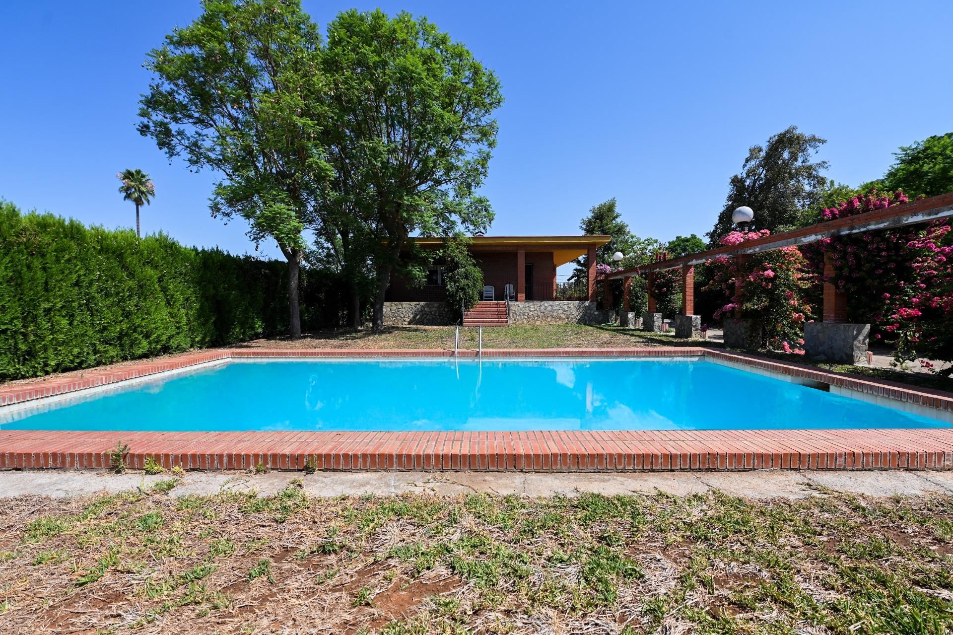 Swimming pool of House or chalet for sale in Villanueva del Ariscal  with Air Conditioner, Heating and Private garden